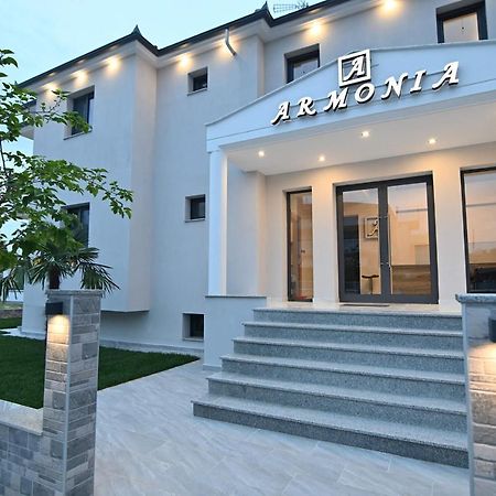 Armonia Luxury Suites เนอาวรัสนา ภายนอก รูปภาพ